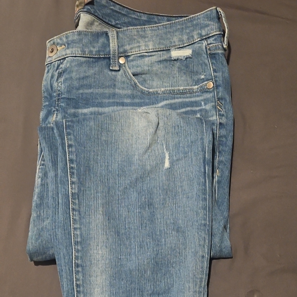 Distressed Blue Jeans - Picture 6 of 8
